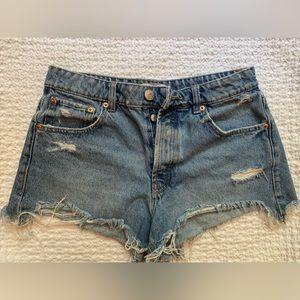 Zara distressed High rise shorts